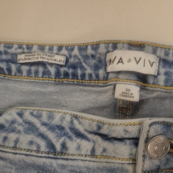 Ava Viv High Rise Light Stone Wash Jeans Size 30 PLUS Host Pick - Picture 3 of 4